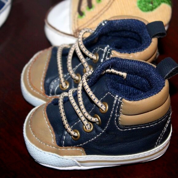 Lot of 4 Pairs Baby Boy Shoes Newborn NB - Picture 8 of 10